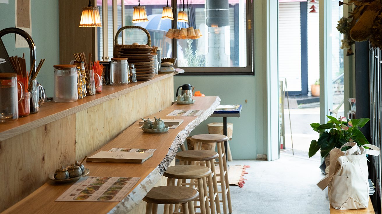 温かみのある店内の風景